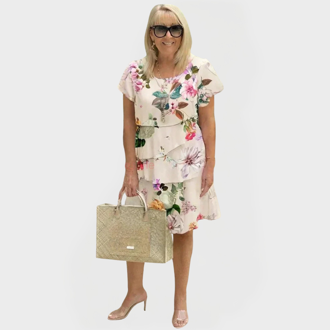 Letní Šaty S Květinovým Vzorem Bílé Pozadí Růžové Květiny