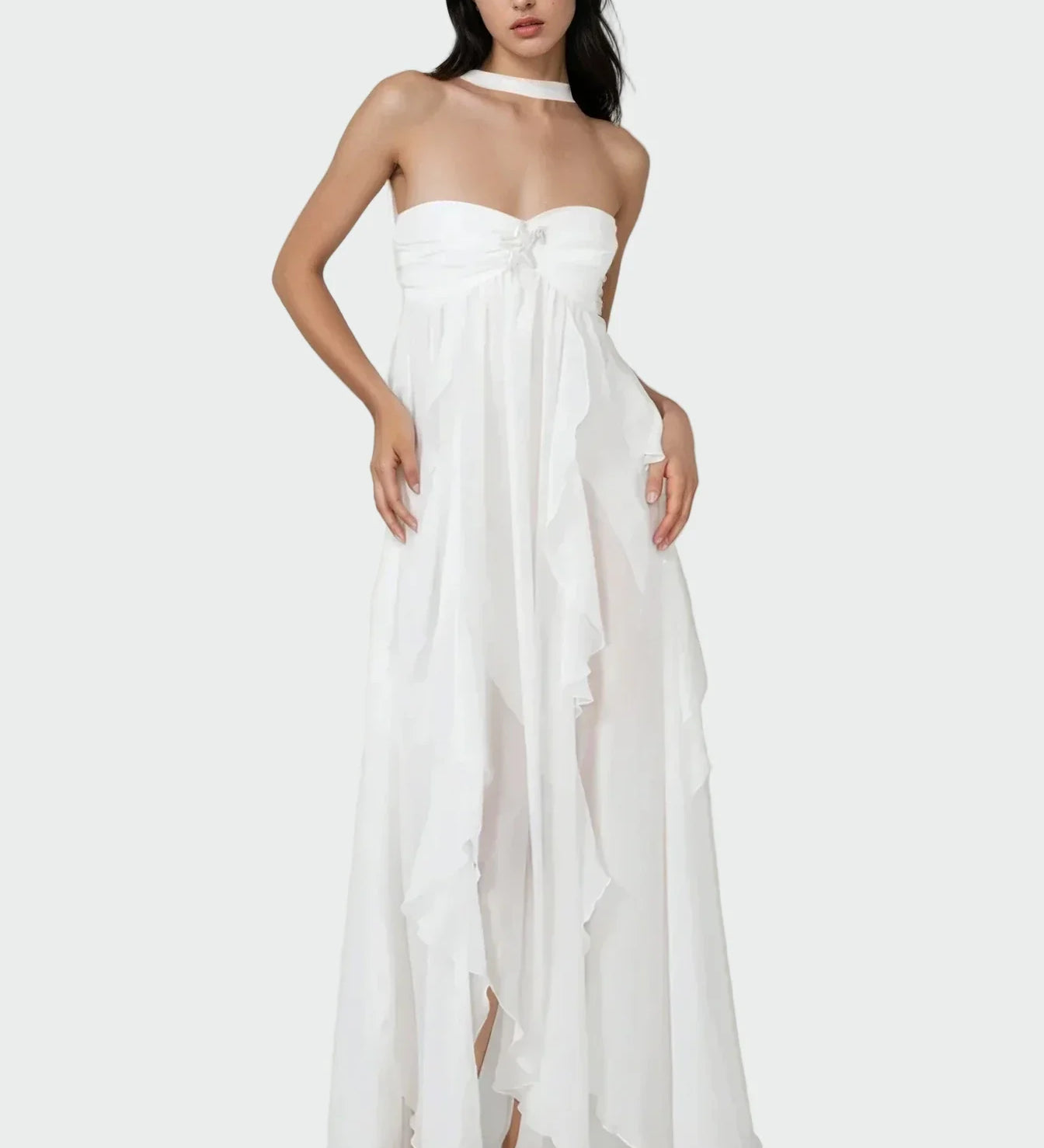 Azaila Maxi Šaty Elegantní Dekolt a Tenká Ramínka Stylové