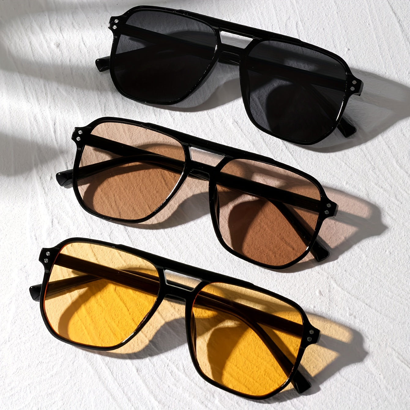 Anna - Stylové čtverhranné brýle s moderním geometrickým designem a elegantními detaily pro urbaní vzhled, ideální pro ženy