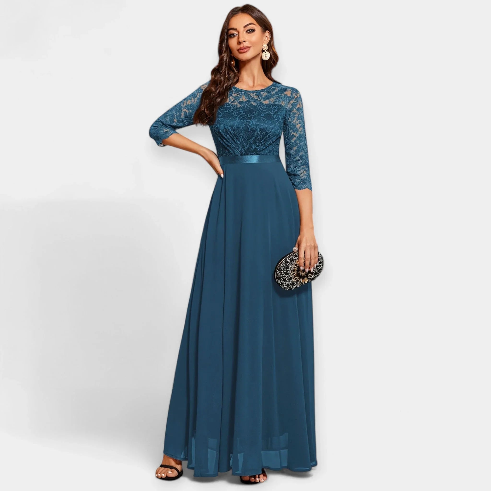 Krajkové Šaty Z Šifónu Pro Romantický Vzhled Na Událost