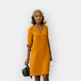 Jasné Letní Šaty Lehký Prodyšný Materiál Elegantní Střih