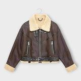 Kožená Krátká Bunda s Kožešinou a Páskem