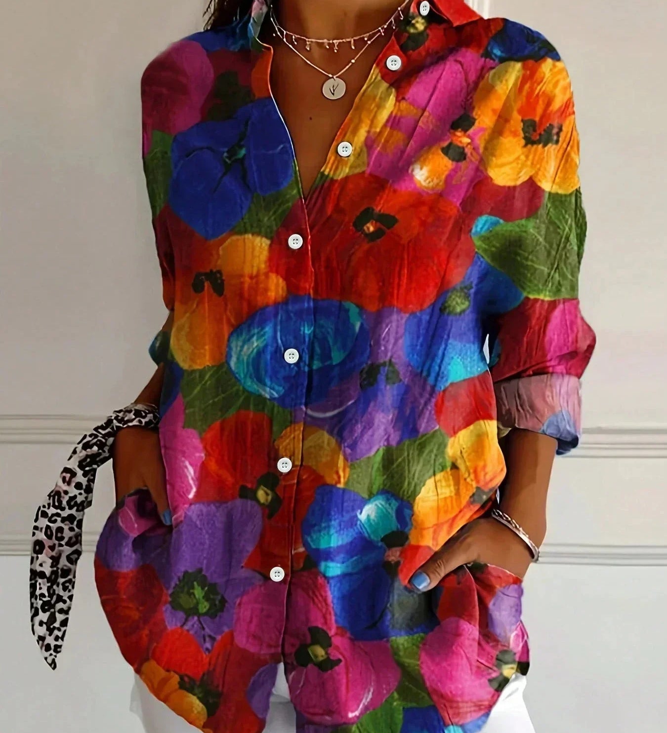 Astrid | Barevná halenka s motivy