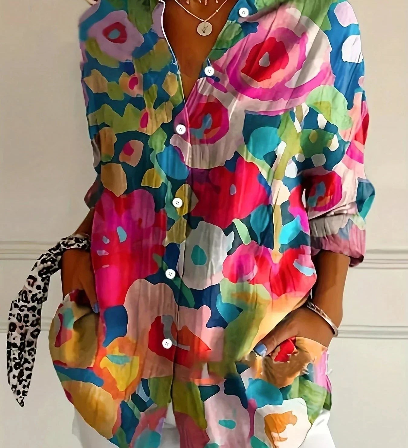 Astrid | Barevná halenka s motivy