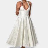 Elegantní Midi Šaty S Otevřenou Zádí A Korzetovým Designem