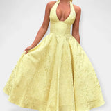 Elegantní Midi Šaty S Otevřenou Zádí A Korzetovým Designem