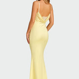 Saténové Šaty S Otevřeným Zády Elegantní A Romantické